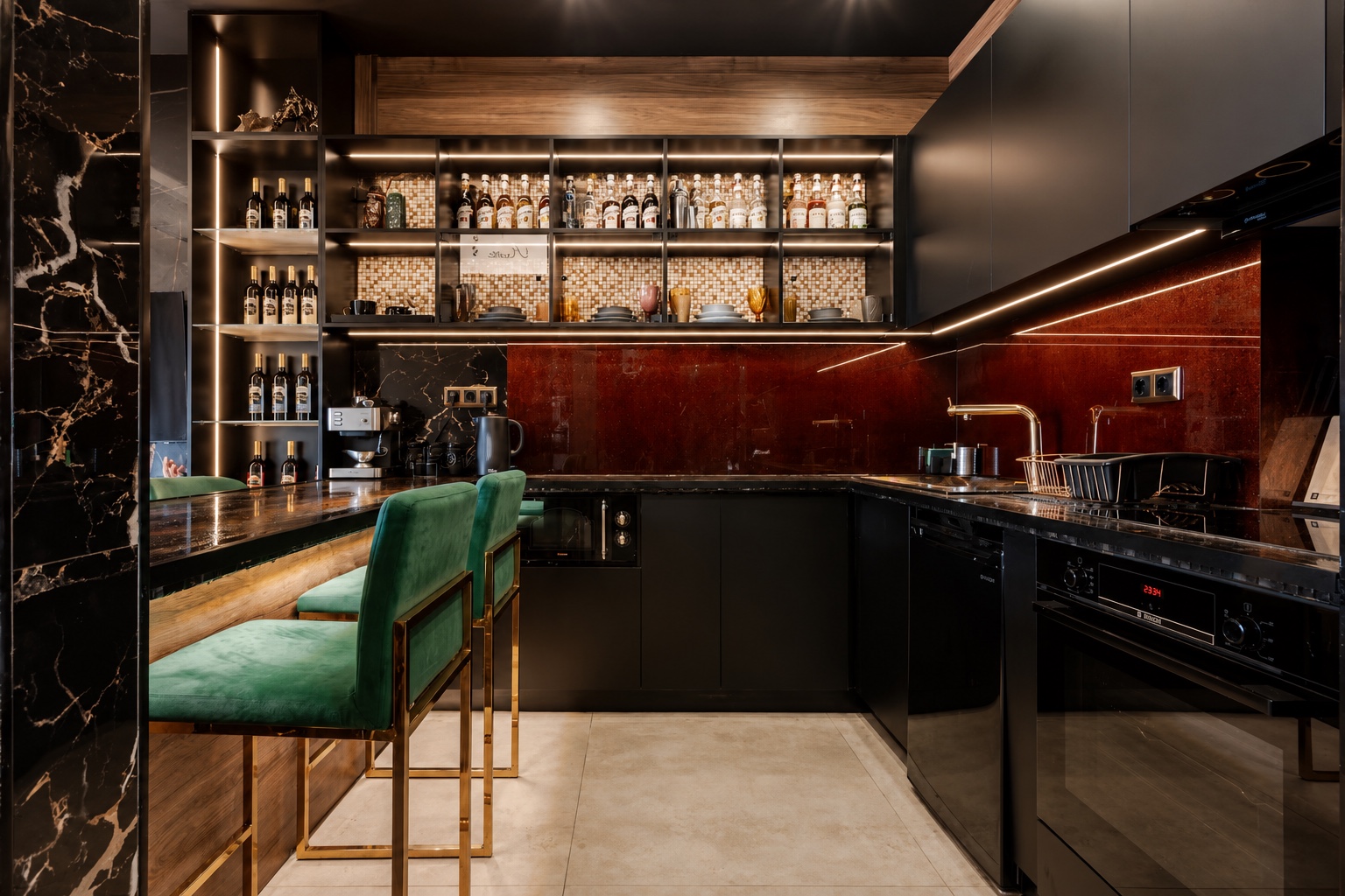 Ευρεία λήψη της μαύρης designer κουζίνας και του breakfast bar.
